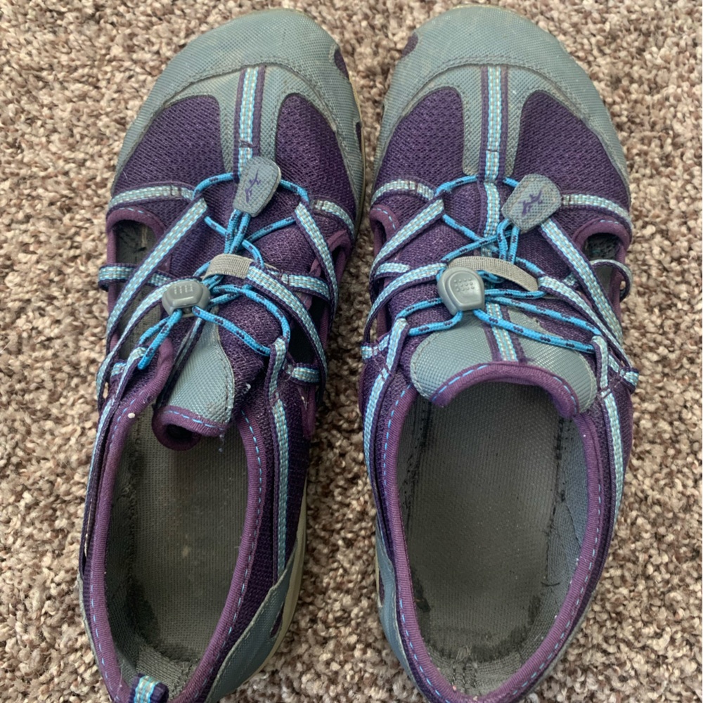 Chacos swimming shoes/ hiking